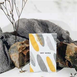 Cây lau sàn có khăn ướt dùng một lần